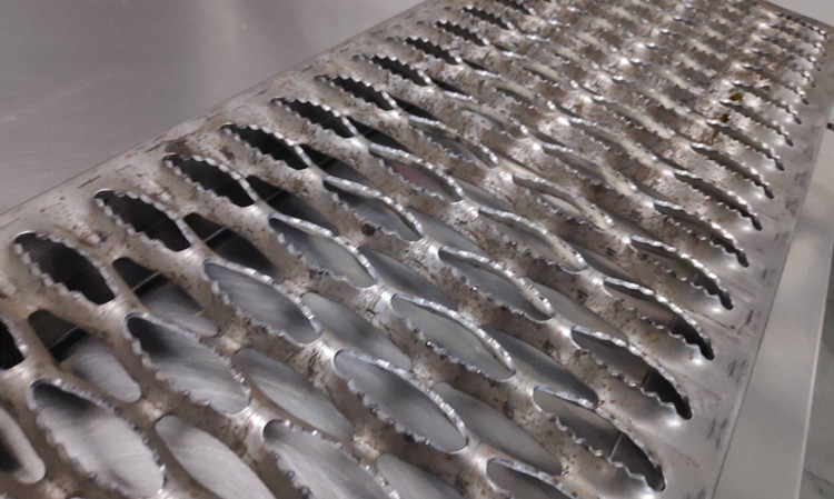 鱷魚嘴防滑板產品展示